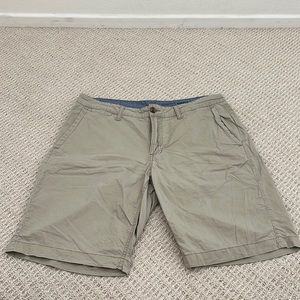 1901 khaki Cargo short - been worn once. Great fit.